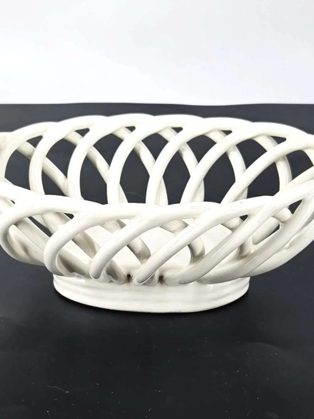 1970s Hand Woven Ceramic Lattice White Classic Ceramic Bread Basket/Fruit Bowl